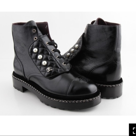 ISO 17b Chanel boot 38 black or cream - Picture 1 of 1